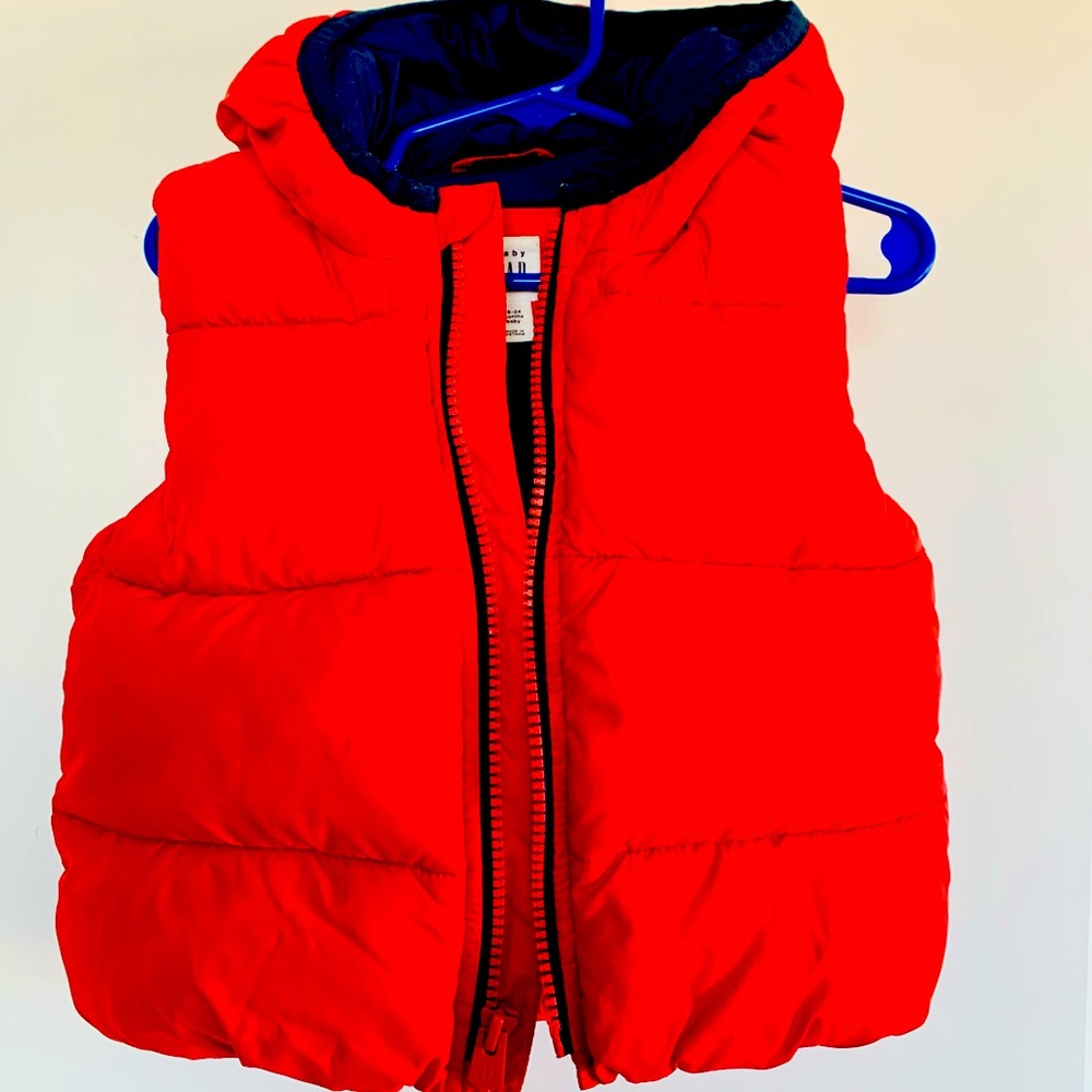 Baby puffer vest with hood